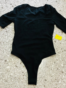BLACK SHORT SLEEVE LEOTARD WITH SNAPS - size Medium