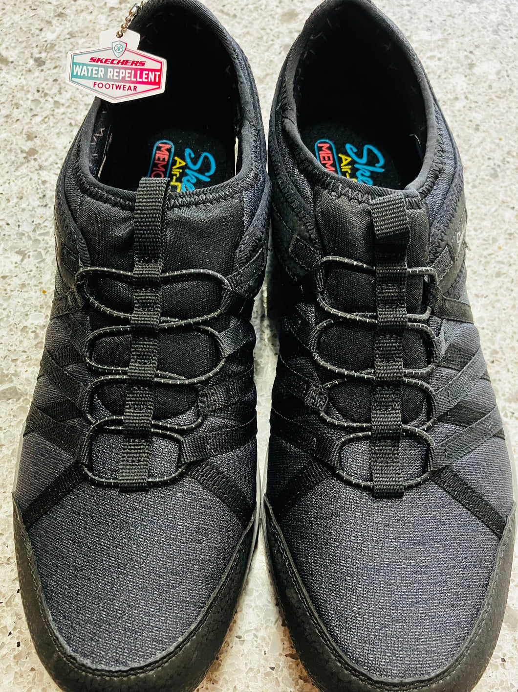 *NEW* SKECHERS BLACK SNEAKERS - size Womens shoes: 10